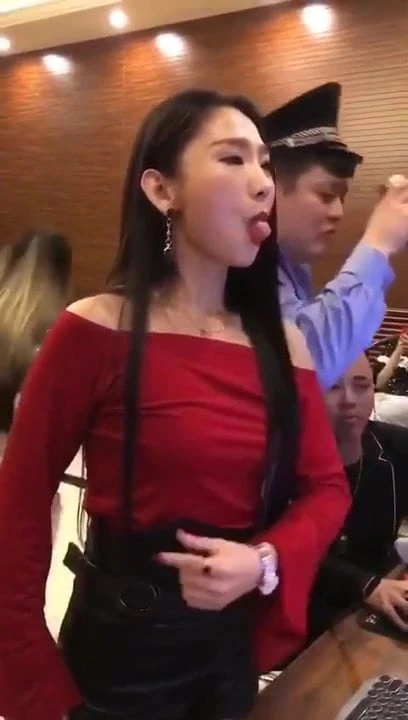 What a talented tongue
