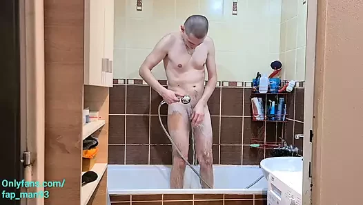 Slovak porn video – Cute young amateur masturbating his 7 inch dick until reach wonderful orgasm, then he go to shower.