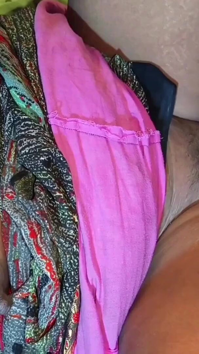 Pati ne apne patni ko romantic mood se chut ki chudai kiya  aur chut ka maza liya . Indian desi village hindi viral sex videos. | Clip 1
