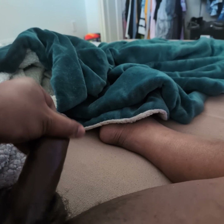 Xuất tinh khi sục cặc