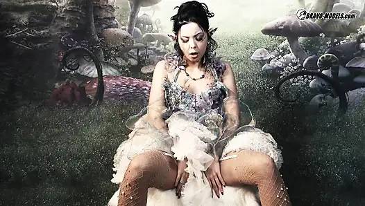 379 Красивая Юлия Паркер - фея