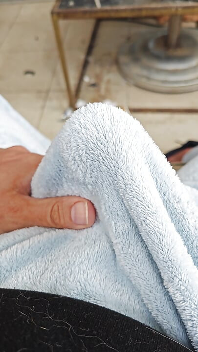 L’éléphant costumé te fait prendre toute la salope