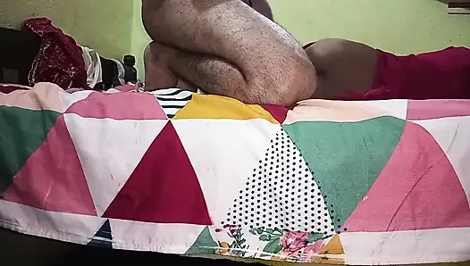 Üvey baba üvey kızını sabah seksiyle sikiyor