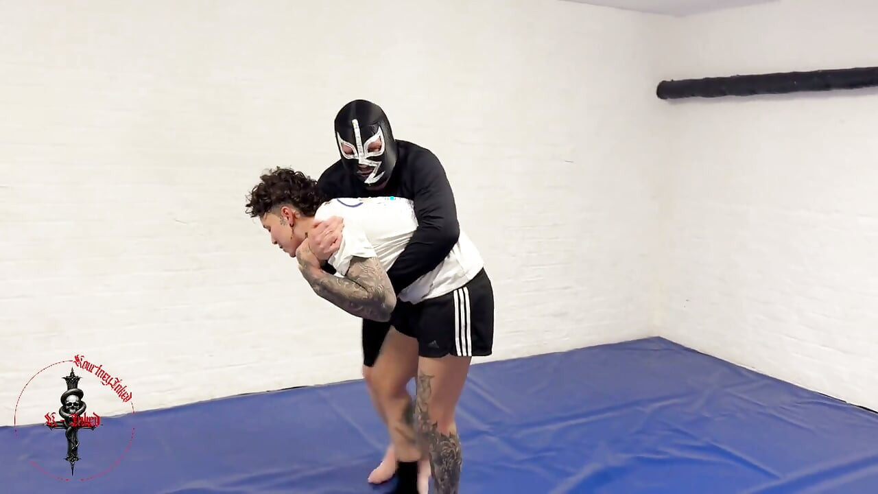 Kourtneyinked Vs Masked Rider - Submission Wrestling Showdown