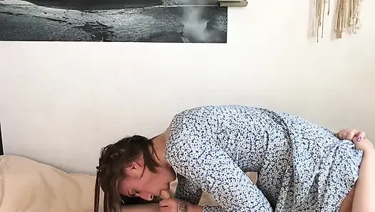 Vilu Vidish lässt einen jungen zu einem mädchen machen, um ihn zu pegpen