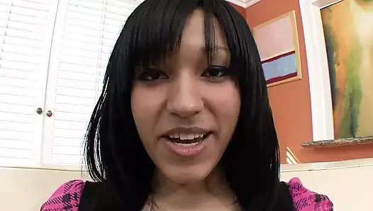 Свежая девушка Tess Morgan шлюха с большим количеством волос на ней