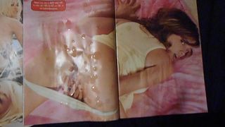 Esposa masturbándome en mis revistas sucias