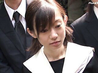 Nie ma mowy! Japońska nastolatka z college'u zostaje zerżnięta przez ojczyma i przyrodnią siostrę! tabu, dupek! cipki, mokre cipki, nastolatka 18, 18latka
