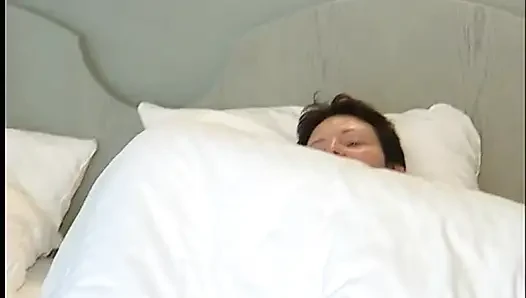 Thick mature masturbates in motel