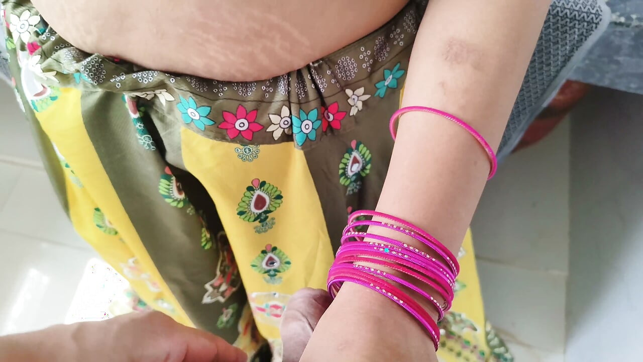 I went to bhabhi's house when her brother not at home and enjoyed a lot with my lovely bhabhi, Full Hindi Viral Video