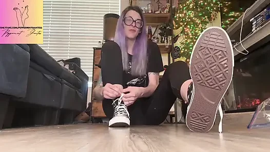 67 dev 16 feet boyut 14 converse