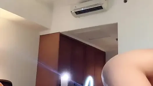 Ajak tamu hotel ngewe , dibayar untuk melakukan seks sampai klimaks