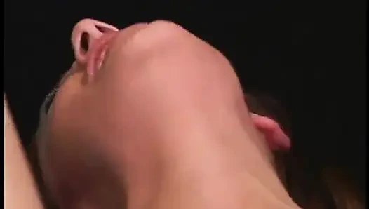 Çıplak kızlardan Jenna Haze'den sigara içen film