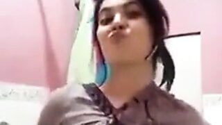 Indiana gostosa em vídeo de nudez viral, ela está sozinha no banheiro