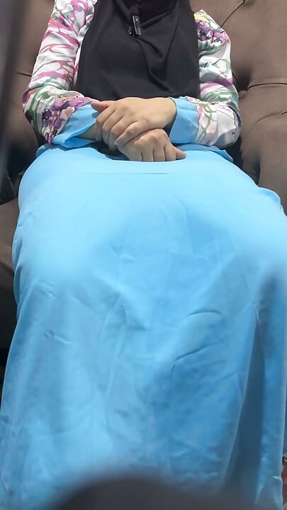 Ustazah surrenders body for money Part 1