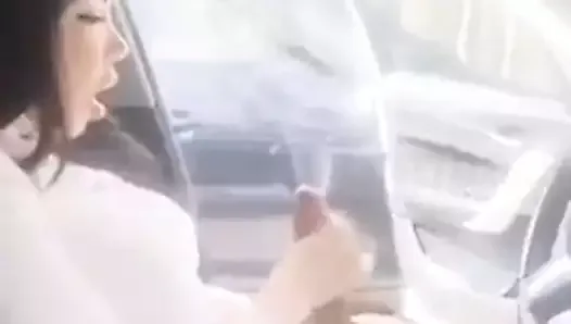 she handjob in car