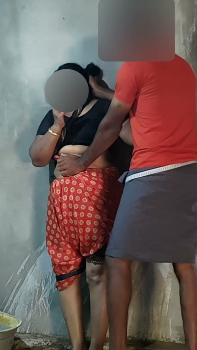 Tôi đã địt nhau cực nóng với một phụ nữ trưởng thành đến làm việc tại nhà tôi | Clip 1