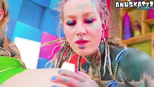 ALT Tattooed cuties in LATEX lesbian fuck with STRAP ON and german DIRTY TALK