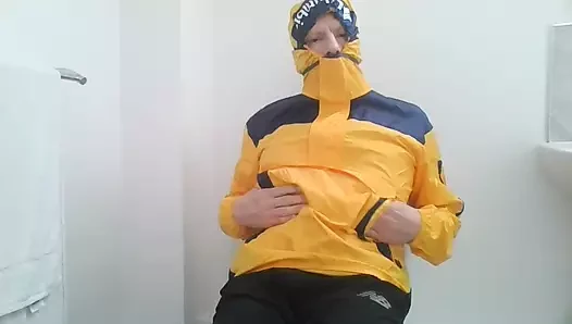 Wank and cum in sports kit
