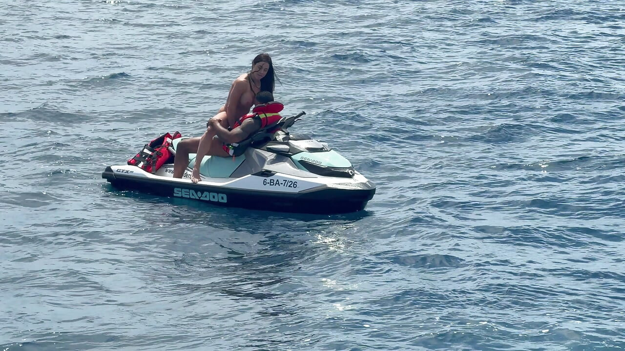 Squirting Hard On a Jet Ski - Luiza Marcato & Jesus Reyes