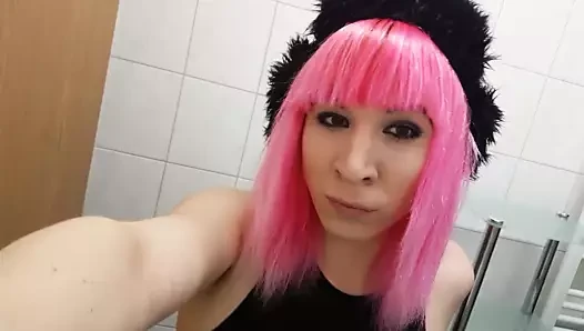 Amotharis dans pembe saç travesti femboy crossdresser emo