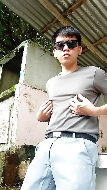 Handsome Pinoy Masturbates at Cemetery - Pinoy Jakol sa Sementeryo