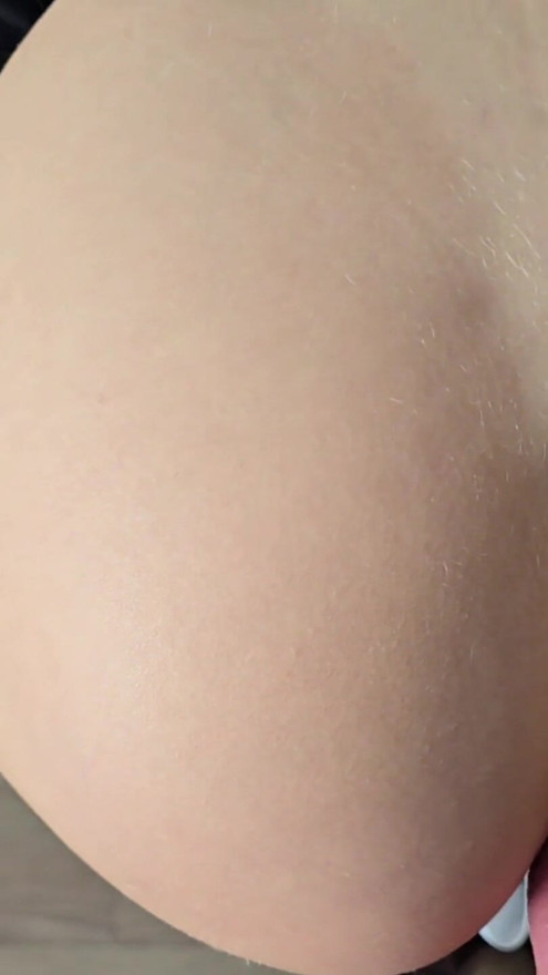 Distracted his wife from household chores and cum in her pussy. | Clip 1