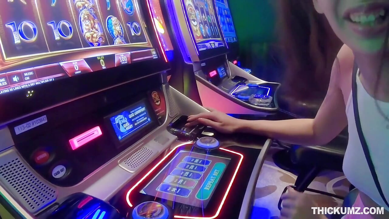 Thickumz - Banging a Big Assed Latina