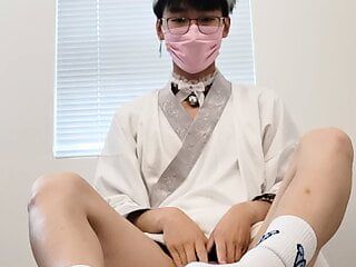 Asian hanfu sissy femboy cucciolo twink - anale in calzini bianchi