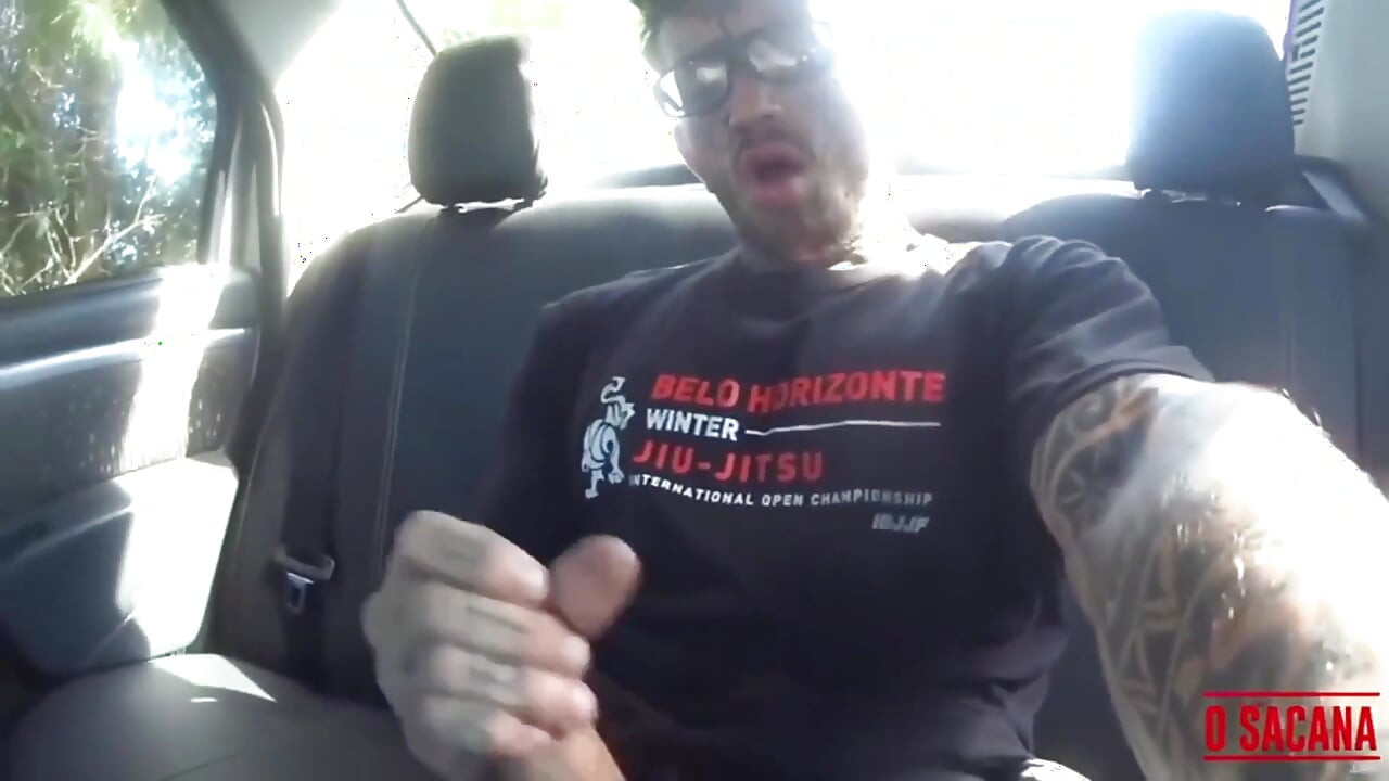 Jerking off in the Car