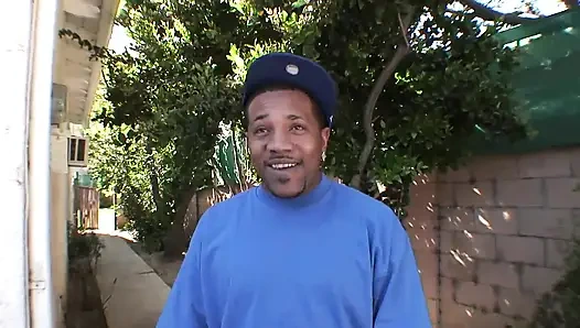 Schwarzer monsterschwanz für eine heiße MILF in L.A.