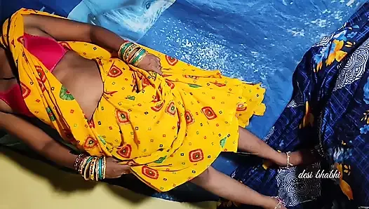 Une bhabhi desi indienne dans une vidéo de sexe avec creampie brutal - sexe desi réel