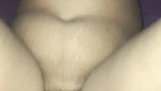 Karena tidak ada orang di rumah, aku berhubungan seks dengan istriku