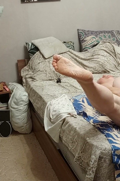 A Sex Machine Fucks a Stepmom's Juicy Pussy