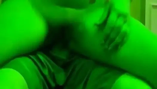 Kassie kay lagi menghukum orang asing