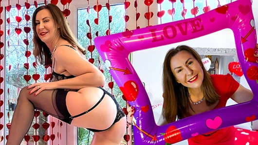 LarasPlayground'da Lara lateks ile son sevgililer günü çağrısı
