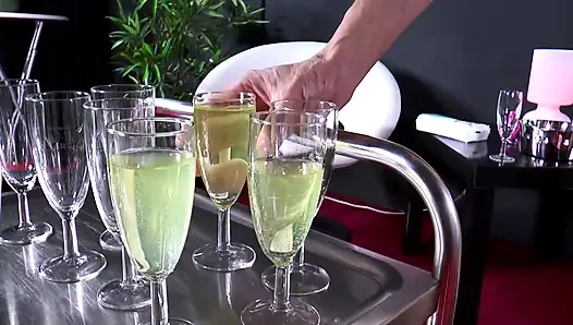 Blondes Schätzchen Ultimative Piss-battle, DP-fick