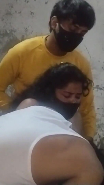 Seks threesome sama aku dan istriku | Klip 1