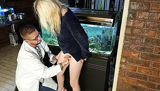 Minyon sarışın girlfriemd'i parmakla sikiyorum