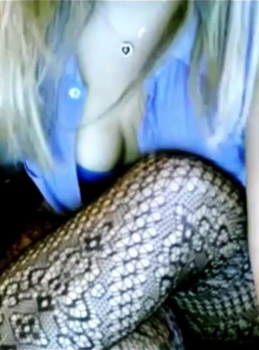 Babe Sexydea Masturbating on Live Webcam