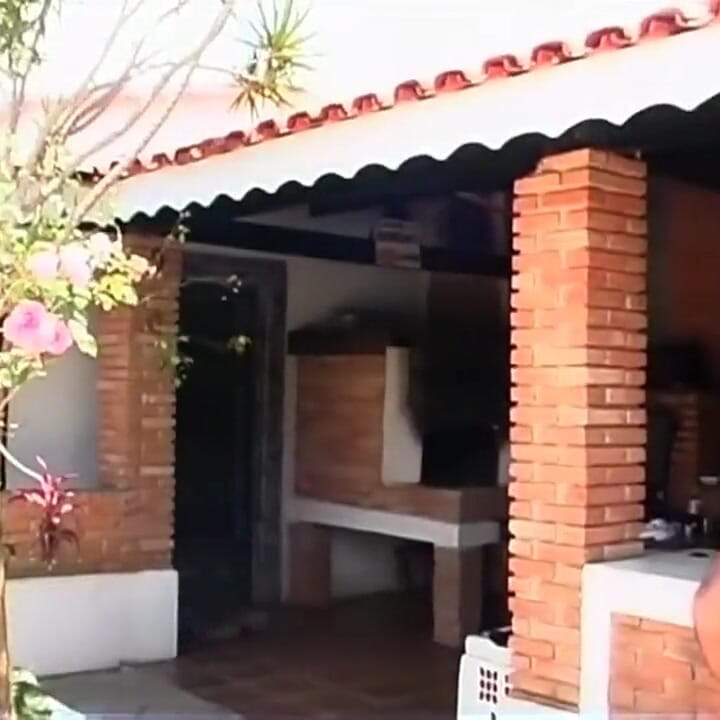 Trans žena anál penetrovaná na zahradě... sperma v ústech