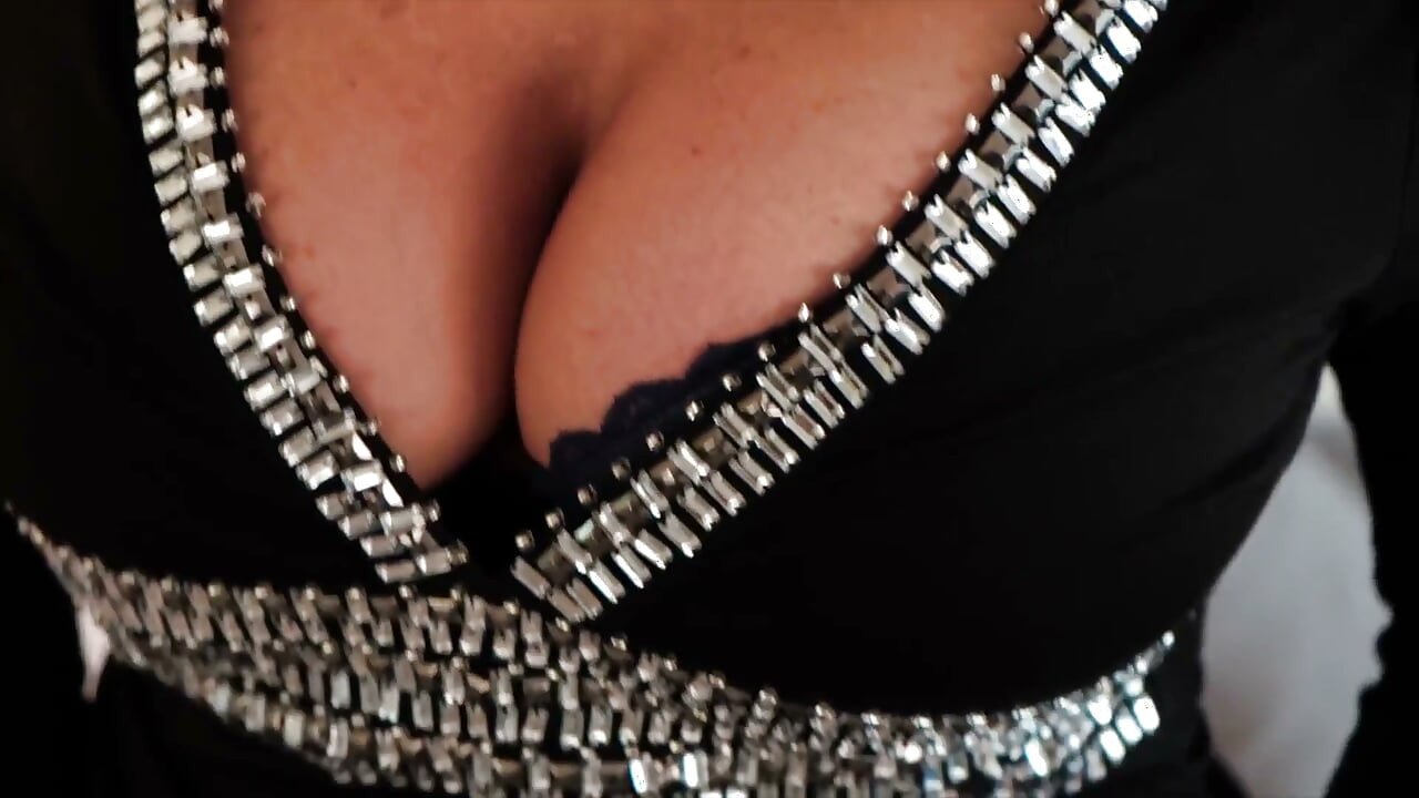Charli Adams Busty and Wet MILF