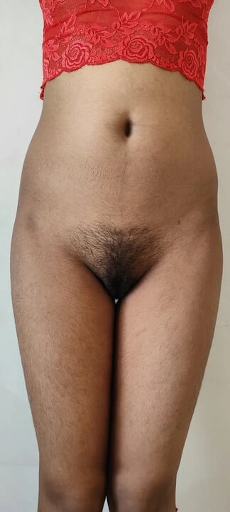 Hot Indian desi girl fingering her pussy