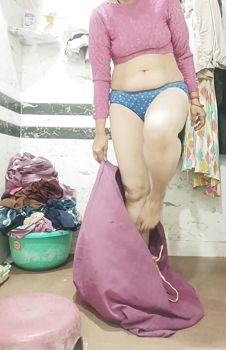 Priya Bhabi - show da bunda grande