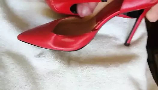 Kırmızı topuklu eğlence 1