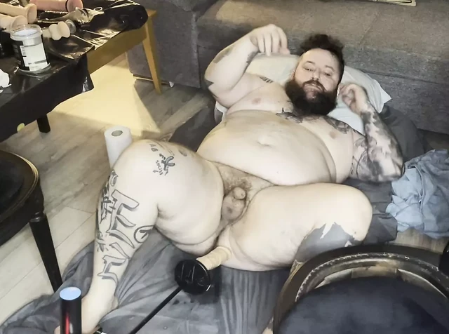 Fuck machine fucks my big ass in missionary big orgasm