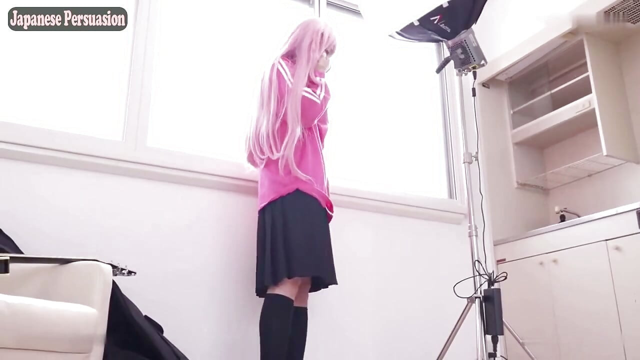 Spotkałem faceta w mediach społecznościowych - jej pierwszy cosplay prowadzi ją na pokusę
