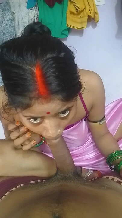 Indian bhabhi She sucked her husband's dick and fucked her pussy