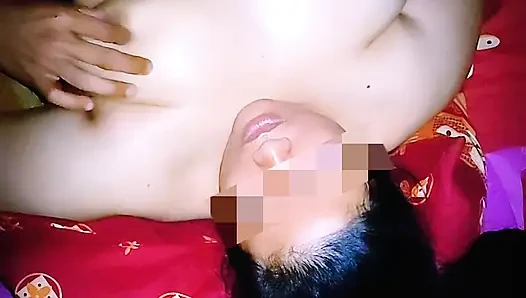 Meme uçlarınla oynayabilmek çok güzel. Ta ki orgazm olana kadar