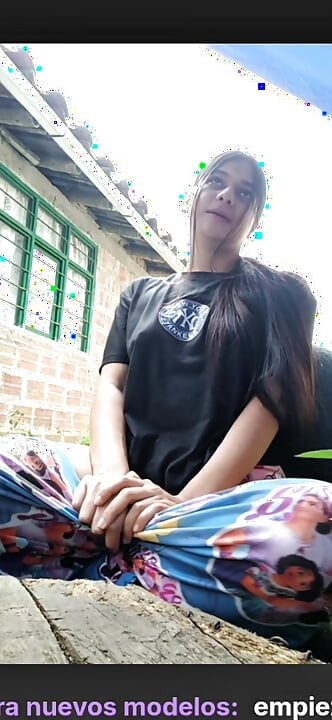 Sexy Girl Streams and Touches Herself for Fans
